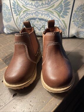 OLD NAVY  Kids Classic Chelsea Brown-Boot Classic Slip-On Style